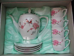 粉彩花卉茶具 集观赏、馈赠与实用于一体的陶瓷艺术